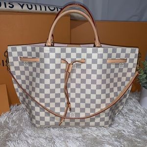 LOUIS VUITTON Girolata.